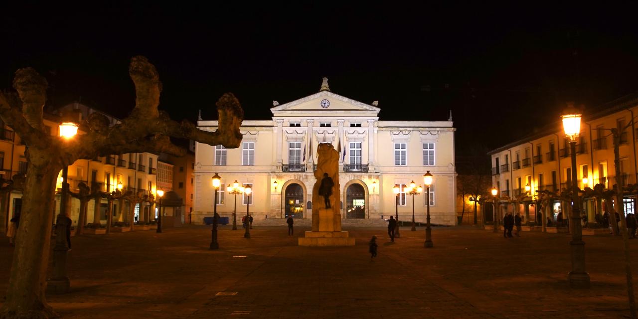 Plaza Mayor y Ayuntamiento